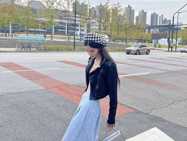 Thí sinh có gương mặt đẹp nhất The New Mentor 'lấn lướt' Bé Quyên khi chung khung hình, style ngoài đời thì sao?