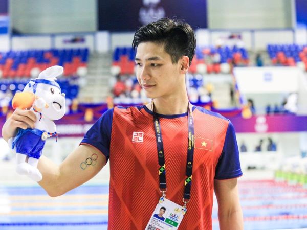 Sau lùm xùm với Hoa hậu Ý Nhi, kình ngư Kim Sơn rời đội tuyển bơi quốc gia