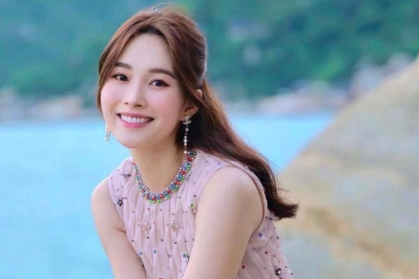Hoa hậu Đặng Thu Thảo tự tin zoom cận nhan sắc, visual ít son phấn vẫn 'cân' tất
