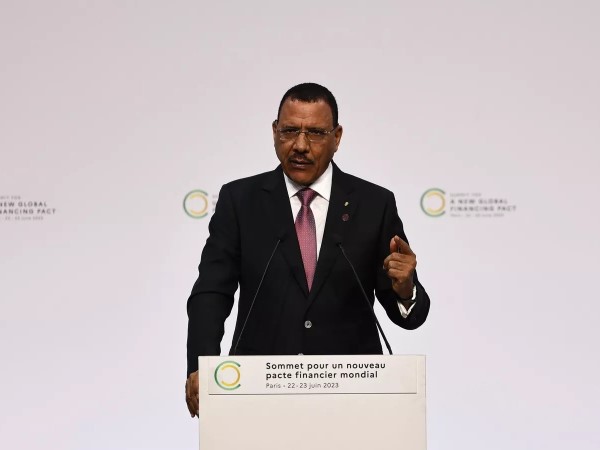 ECOWAS đến Niger, kêu gọi quân nổi dậy trả tự do cho tổng thống bị lật đổ