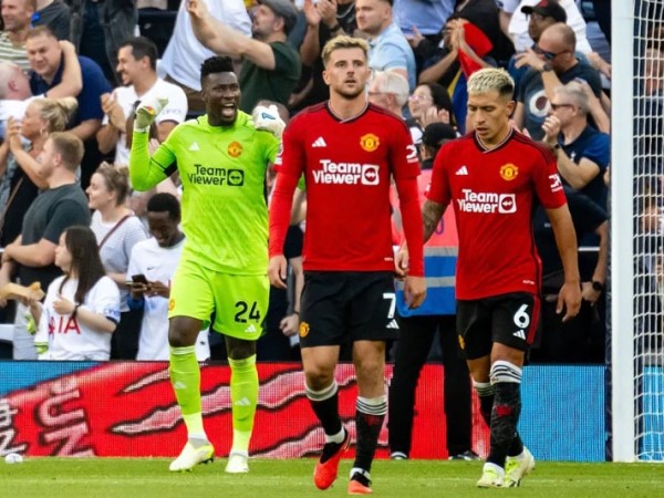 Man City bắn hạ 'Chích chòe', Man United gục ngã trên sân Tottenham