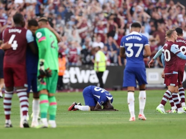 ‘Bom tấn’ ra mắt thảm họa, Chelsea thua sốc West Ham