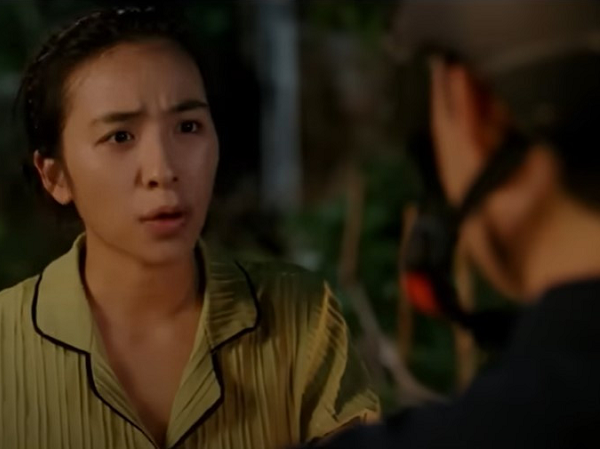 Làng trong phố tập 16: Hoài hốt hoảng khi chồng bỏ làm, mất tích cùng Nhung 'trà xanh'