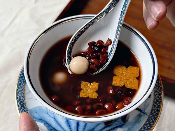 Thất Tịch đua nhau ăn chè đậu đỏ để 'thoát ế', nhưng cần lưu ý kỹ kẻo ngộ độc