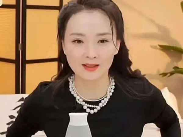 Mỹ nhân đẹp nhất Hoàn Châu Cách Cách 'lão hóa ngược' ở tuổi U50, hết thời phải đi bán hàng online