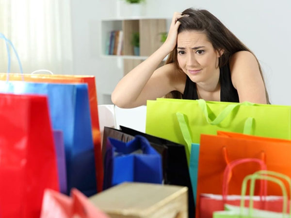 4 thói quen xấu trong chi tiêu đẩy bạn vào tình trạng nợ nần