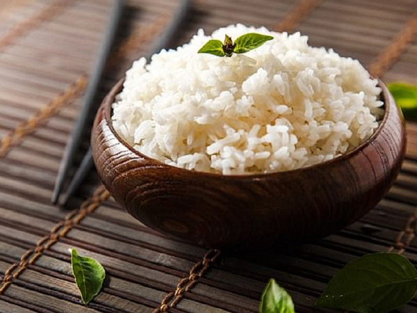 Cơm nóng và cơm nguội loại nào có lợi cho sức khỏe hơn?