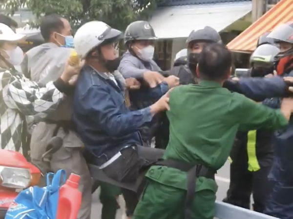 Trần tình của nhóm chạy môtô 'tỏ thái độ' ở phà Cát Lái