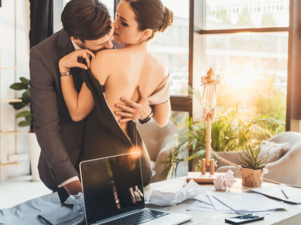 Vì sao đàn ông lúc nghèo rất chung thủy, nhưng khi có tiền lại dễ ngoại tình?
