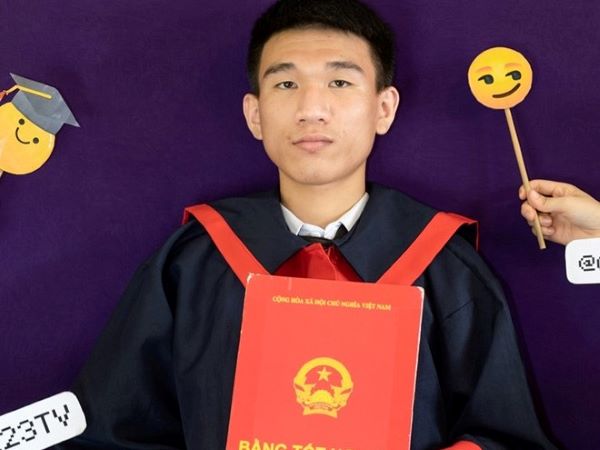 Mẹ thủ khoa Hưng Yên trượt NV1: 'Đây là cú sốc quá lớn đối với gia đình'