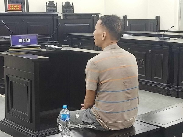 Phút nóng giận của người cha và nỗi buồn tủi, cay đắng của một gia đình