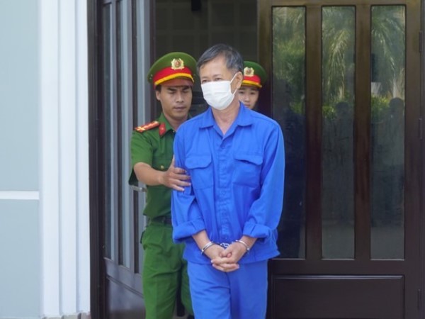 Cựu Giám đốc CDC Đà Nẵng một mực phủ nhận tin nhắn với Phan Quốc Việt