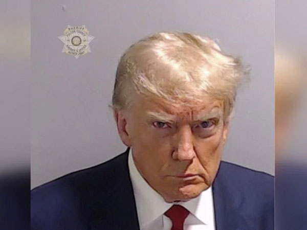 Ông Donald Trump lưu hồ sơ tù