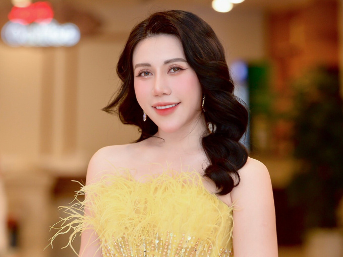 MC Hồng Nhung nói về cuộc sống độc thân tuổi 30