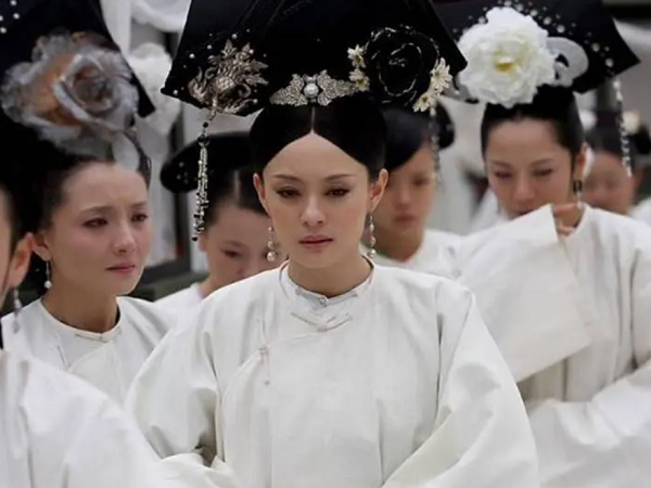 Sau khi Hoàng đế băng hà, phi tần có kết cục gì? Người trở thành vợ của tân đế, người lại vùi mình trong lăng