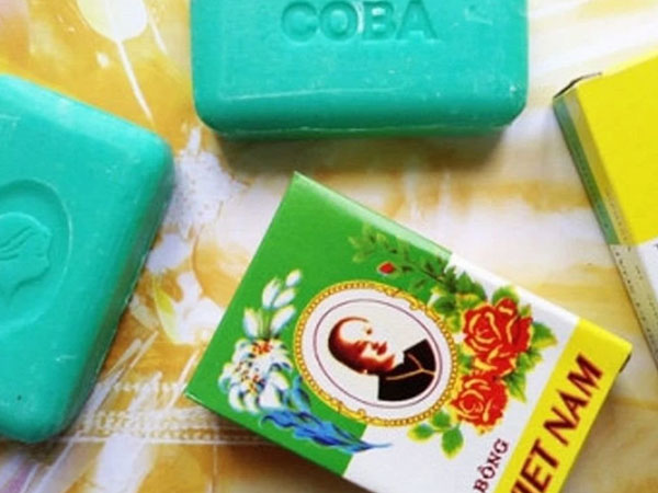 Xà bông Cô Ba từng đánh bại hàng nhập khẩu, thâu tóm thị trường Đông Dương, nay tồn tại 'lay lắt', có giá 70.000đ/10 bánh trên Shopee