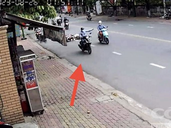 Truy xét kẻ cướp giật khiến người phụ nữ ngã nhào xuống đường