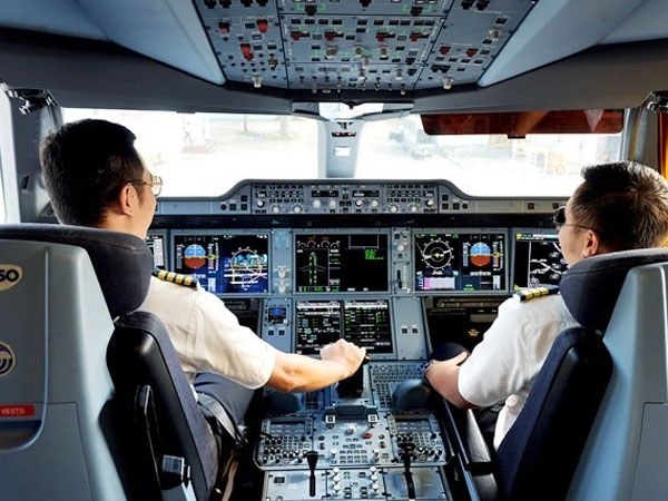 Tiết lộ mức lương phi công Vietnam Airlines