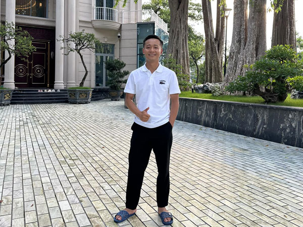 Quang Linh Vlog khoe chốt căn biệt thự nguy nga, dân tình đoán khối tài sản khổng lồ ở tuổi 26
