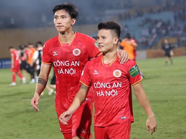 Quang Hải, Văn Hậu nói gì khi giúp CAHN vượt qua CLB cũ giành chức vô địch V.League 2023?