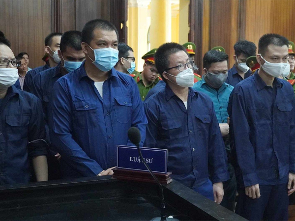 Vụ 13 cựu công an ‘ăn tiền’ của tội phạm ma túy: Các bị cáo thi nhau chối tội