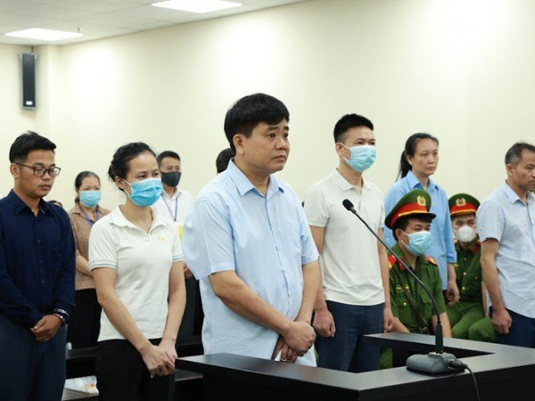 Vụ 'nâng khống giá cây xanh': Cựu Chủ tịch TP Hà Nội Nguyễn Đức Chung và 14 bị cáo lĩnh án