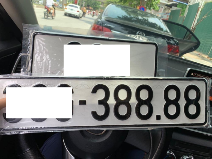 Nhiều chủ xe đồng loạt viết 'tâm thư' đòi tiền cọc đấu giá biển số