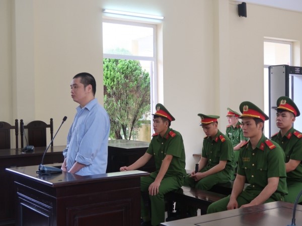 Loạn thần do rượu, dùng súng sát hại vợ
