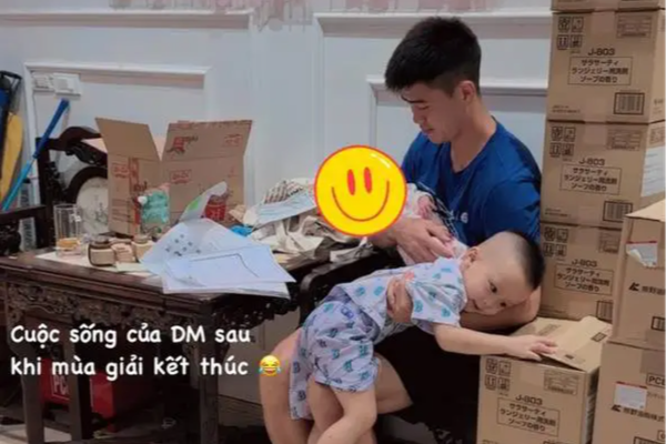 Duy Mạnh - Quỳnh Anh lần đầu công khai ảnh con gái mới chào đời