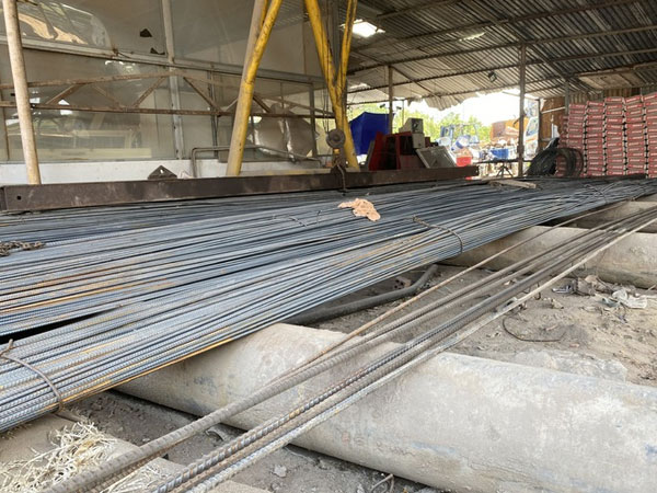 Giá thép giảm mạnh gần cả triệu đồng/tấn trong tháng cô hồn