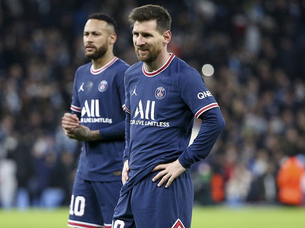 Đi khỏi PSG, Neymar và Messi vẫn bị fan cuồng lôi ra chửi