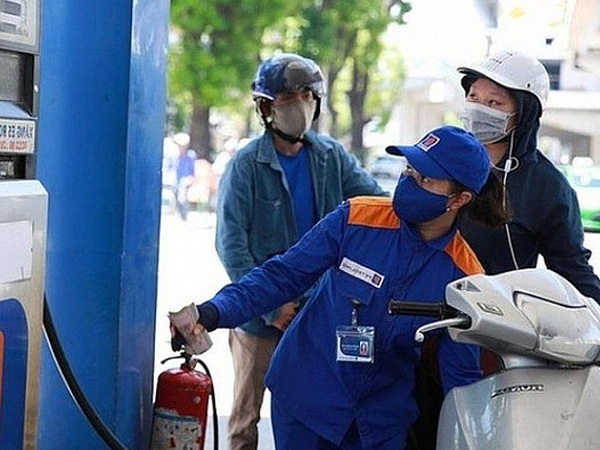Lùi lịch điều chỉnh giá xăng dầu sang ngày 5/9