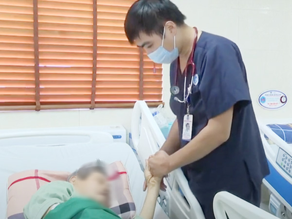 Đột quỵ, liệt nửa người do tự ý dừng thuốc chống đông máu