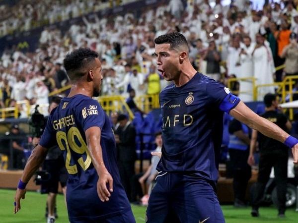 Ronaldo ghi cú đúp, Al Nassr thắng giòn giã trước Al Shabab