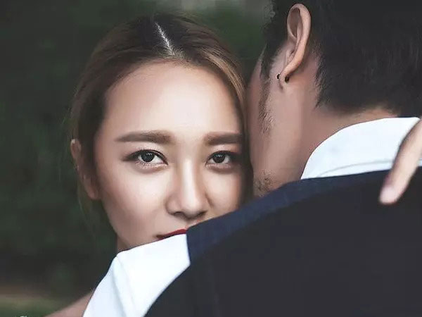 Vợ có tính trăng hoa, chồng đưa con đến gặp thầy bói nhờ tìm cha và cái kết đầy bất ngờ