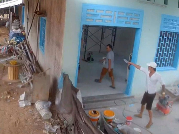 Chém trọng thương hàng xóm vì… cái chết của con chó cưng