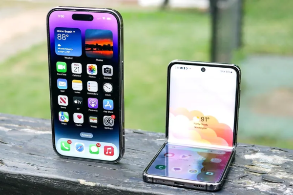 Liệu iPhone 15 Pro có sánh kịp Galaxy Z Flip 5?