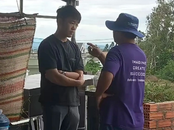 Lương Xuân Trường trở về Gia Lai thăm nơi an nghỉ cuối cùng của 3 thành viên HAGL quá cố