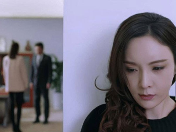 Ngủ lại nhà chị gái, nửa đêm thấy anh rể cầm ga trải giường ra ngoài, tôi hoảng hốt tột độ