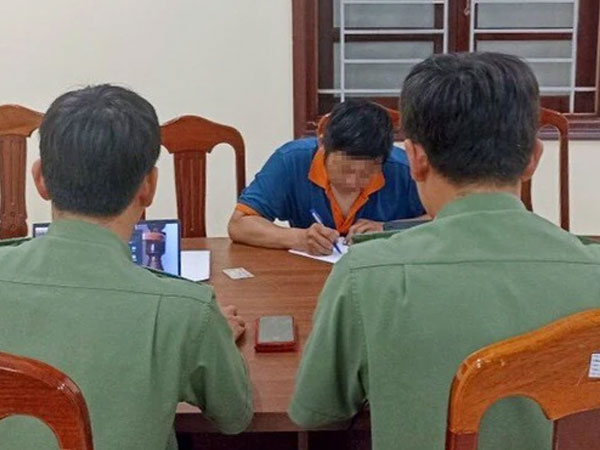 Mời làm việc 5 người 'báo chốt cảnh sát giao thông' trên mạng xã hội