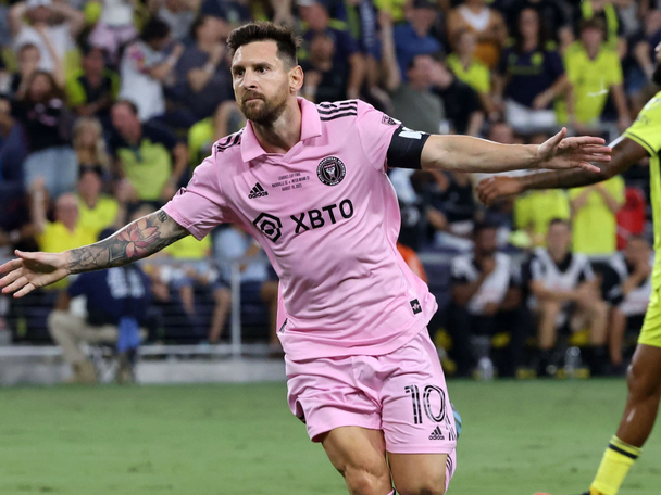 Messi và đồng đội phải đổi khách sạn trước trận gặp L.A Galaxy