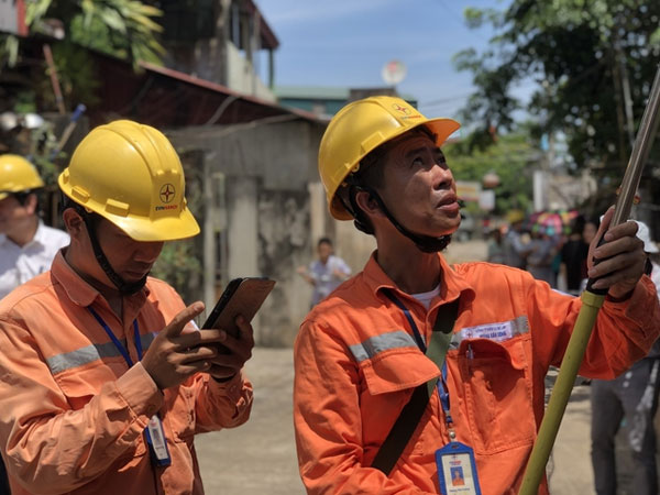 Giá điện có tăng 'sốc' khi đưa vào khoản lỗ của EVN?