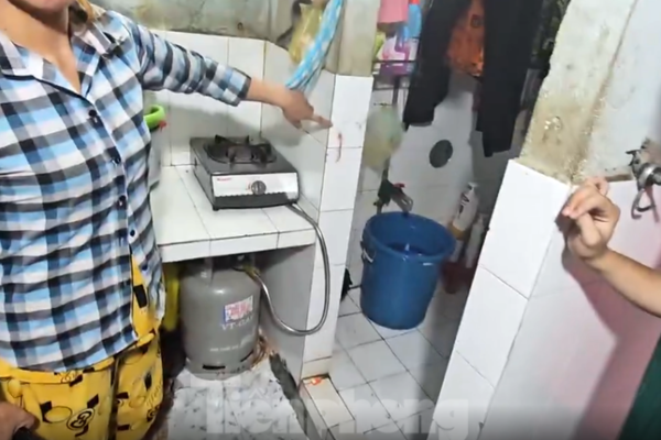 Bắt khẩn cấp kẻ vũ phu chích điện, đâm dao vào vùng kín người vợ
