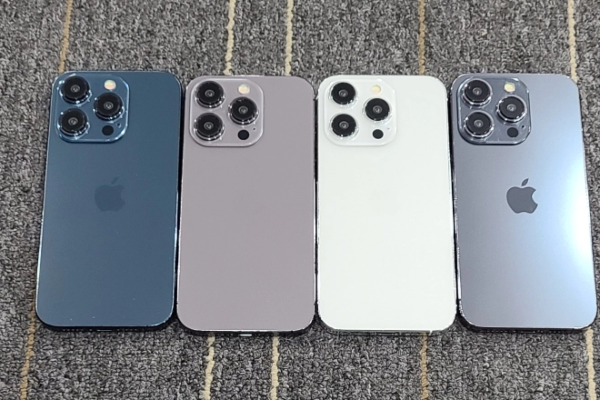Hình ảnh mới nhất của iPhone 15 Pro lộ diện: 4 màu sắc siêu sang, thiết kế có thay đổi lạ
