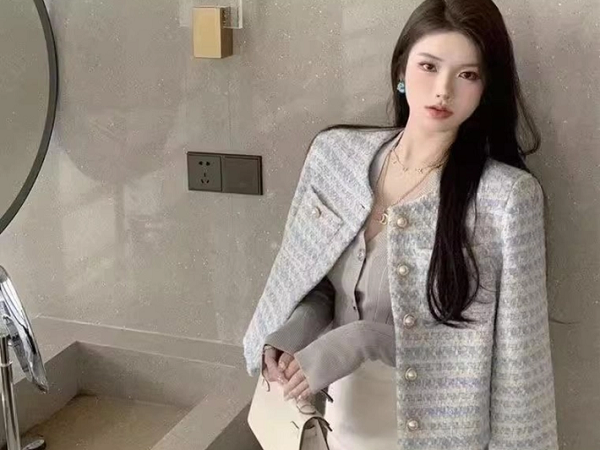 8 set trang phục xinh lịm tim cho chị em đu "trend" chụp ảnh hoa đón Thu