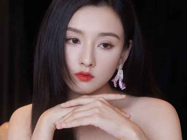 Tống Tổ Nhi bắt đầu bị cấm sóng, bị 5 đài lớn xóa tên, 20 nhãn hàng quay lưng