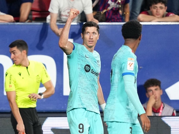 Lewandowski tỏa sáng, Barca vất vả đánh bại Osasuna