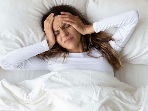 Ngủ dậy thấy những dấu hiệu bất thường này, cần đi khám ngay