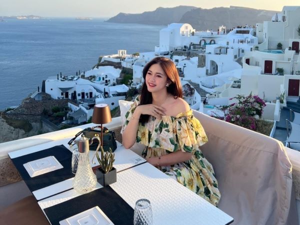 Nàng Á hậu bỏ showbiz làm dâu hào môn: Được chồng đại gia hơn 16 tuổi cưng như 'trứng mỏng', mẹ 2 con sở hữu body cực cháy