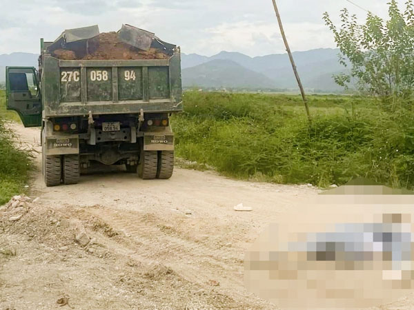 Về nhà sau lễ khai giảng, 2 nữ sinh lớp 9 bị xe tải cán tử vong